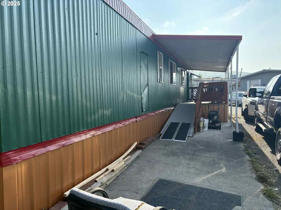 2071 NE Stephens St #M8, Roseburg, OR 97470 - Image #3