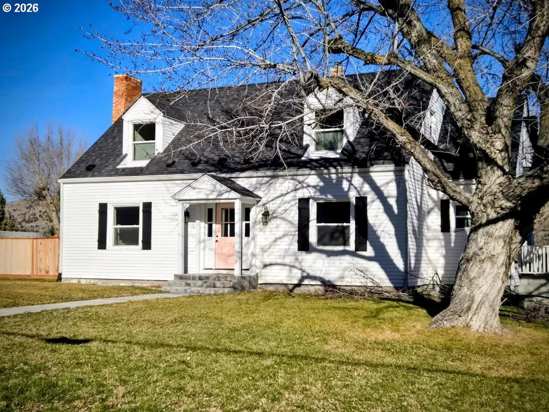 633 SE Hillcrest Rd, John Day, OR 97845 - Image #1