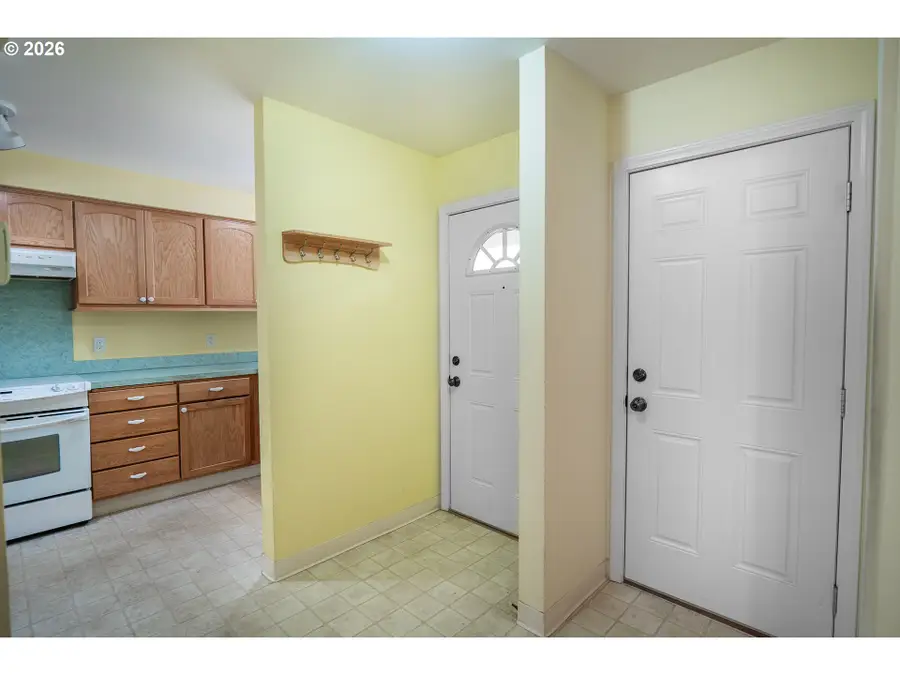 1494 Madras St, Salem, OR 97306 - #2