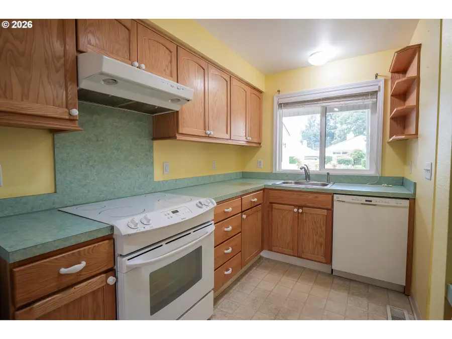 1494 Madras St, Salem, OR 97306 - #3