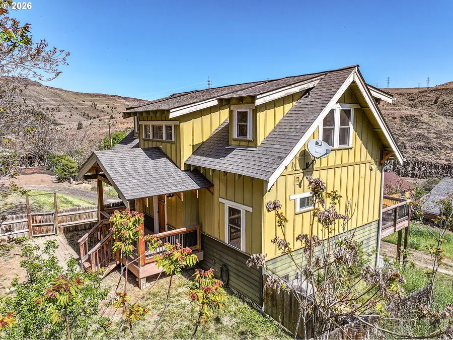 499 1st St, Maupin, OR 97037 - #2