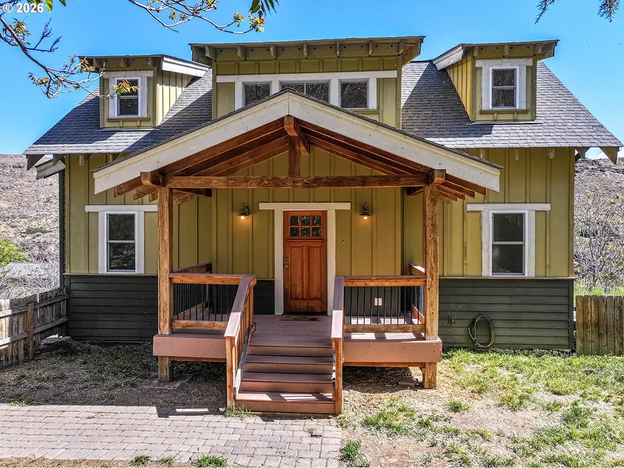 499 1st St, Maupin, OR 97037 - #3