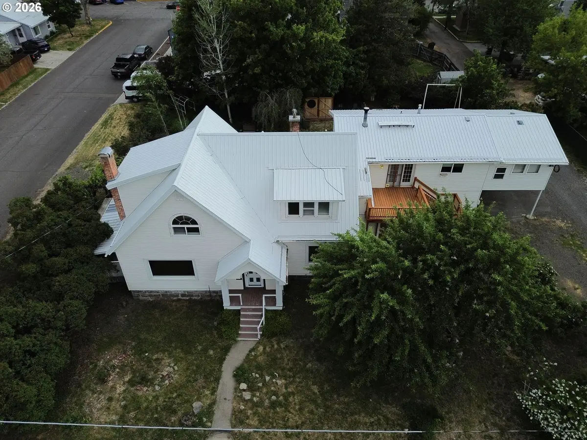 1002 3rd St, La Grande, OR 97850 - #1