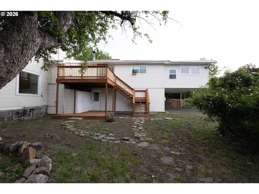 1002 3rd St, La Grande, OR 97850 - #3