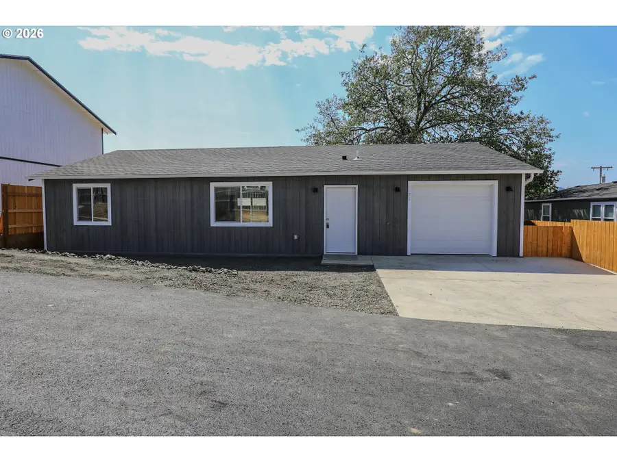 76 SE Darrell Ave, Winston, OR 97496 - #2