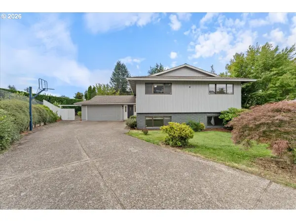 11870 SE Australis Ct, HappyValley, OR 97086
