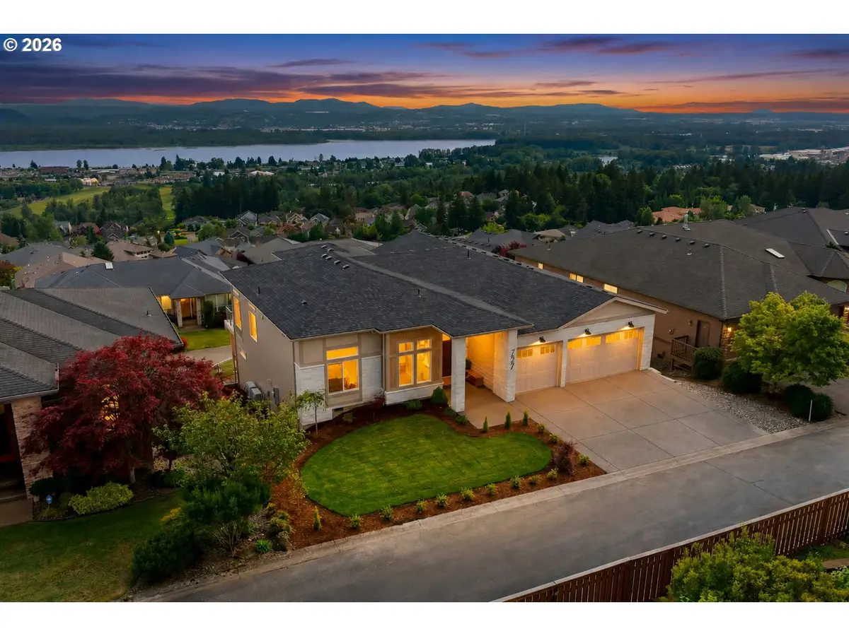 727 W Alder Ct, Washougal, WA 98671 - #1