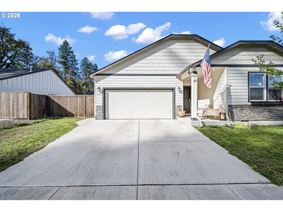 763 S 53rd Pl, Springfield, OR 97478 - #2