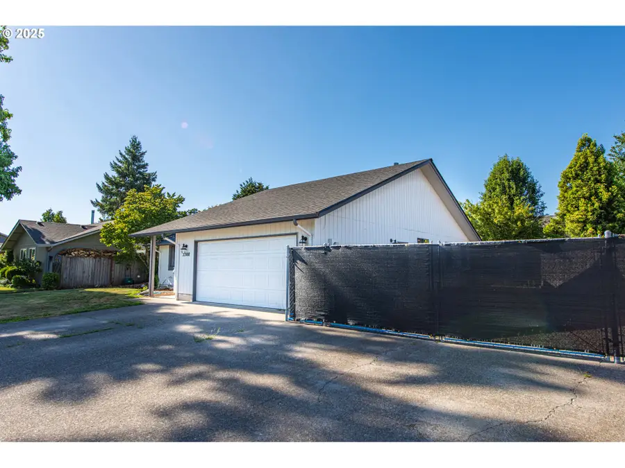 3308 Honeywood St, Eugene, OR 97408 - #2