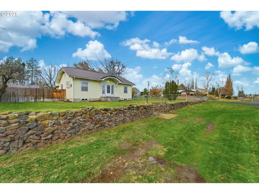 170 Morrison St, Adams, OR 97810 - Image #2