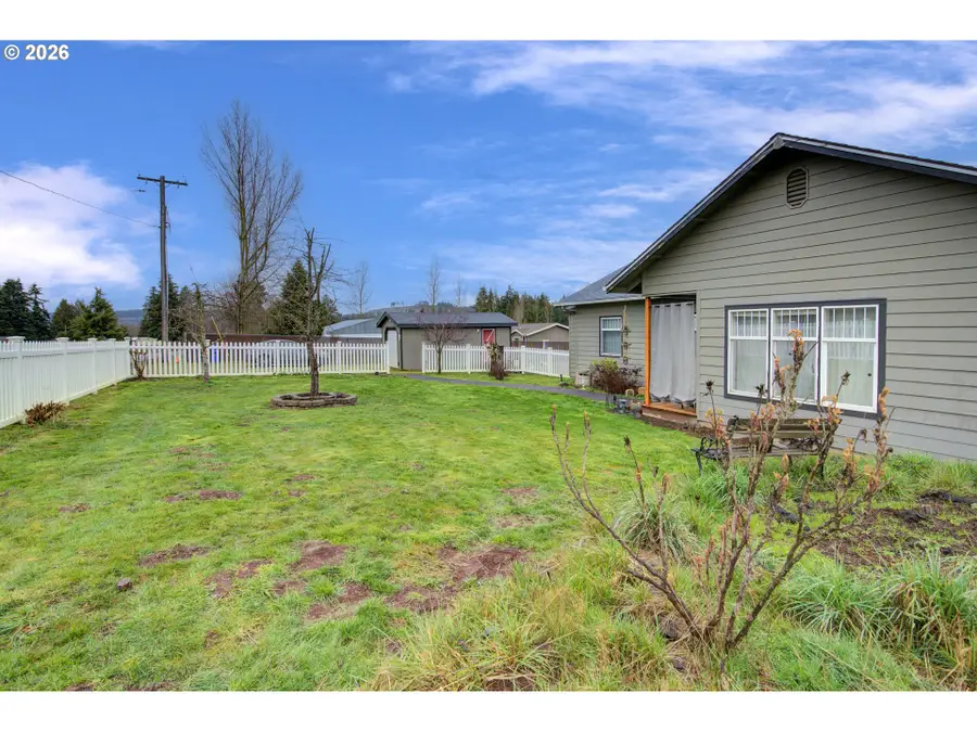 30518 S Wall St, Colton, OR 97017 - #3