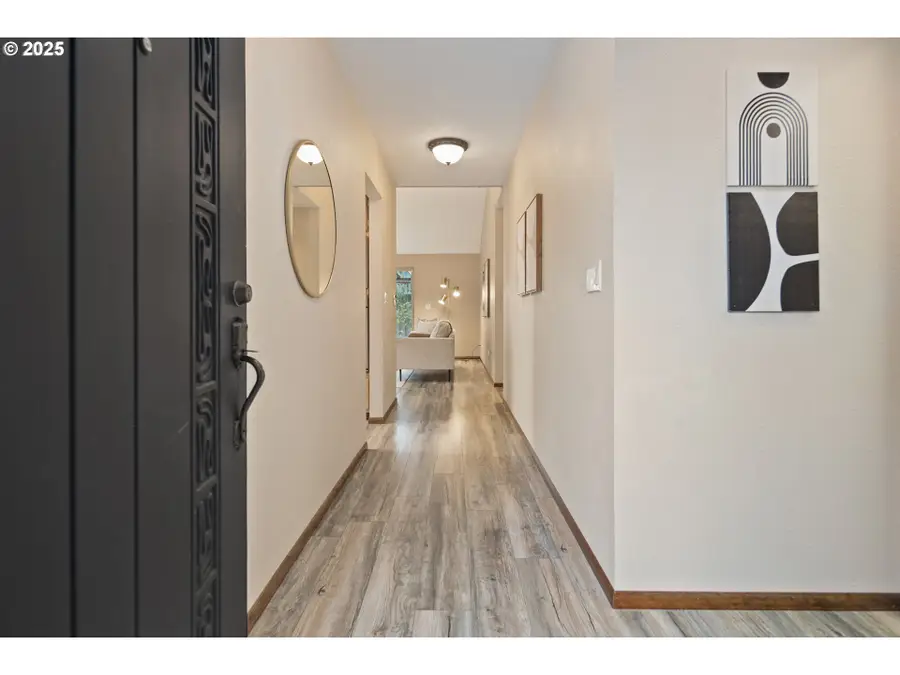 8200 SW Piute Ct, Tualatin, OR 97035 - Image #2