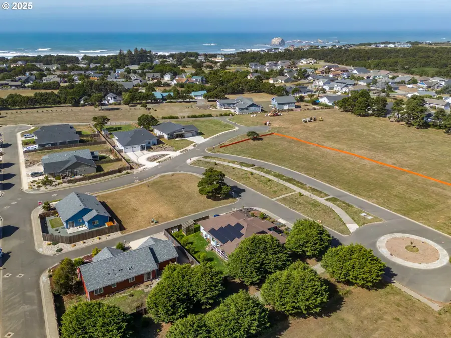 557 Shearwater Cir, Bandon, OR 97411 - Image #3