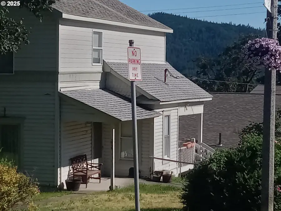 315 E Jewett Blvd, White Salmon, WA 98672 - Image #2