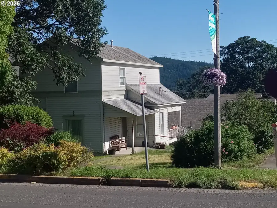 315 E Jewett Blvd, White Salmon, WA 98672 - Image #3