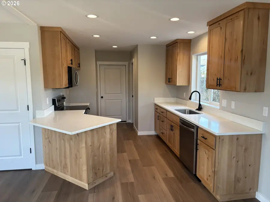 1001 NW Kindness Ct, Willamina, OR 97396 - #3
