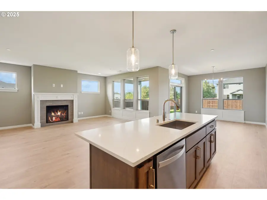 205 E Airedale Ave, La Center, WA 98629 - Image #3