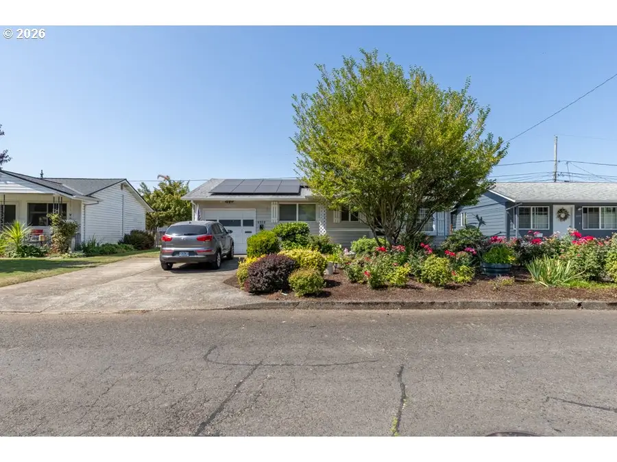 1487 Walton Way, Woodburn, OR 97071 - #3