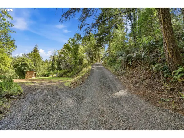 59553 Halfway Rd, CoosBay, OR 97420