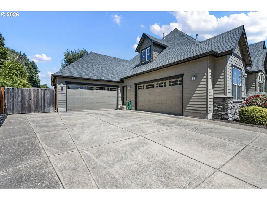 1588 W 12th Ave, Junction City, OR 97448 - #3