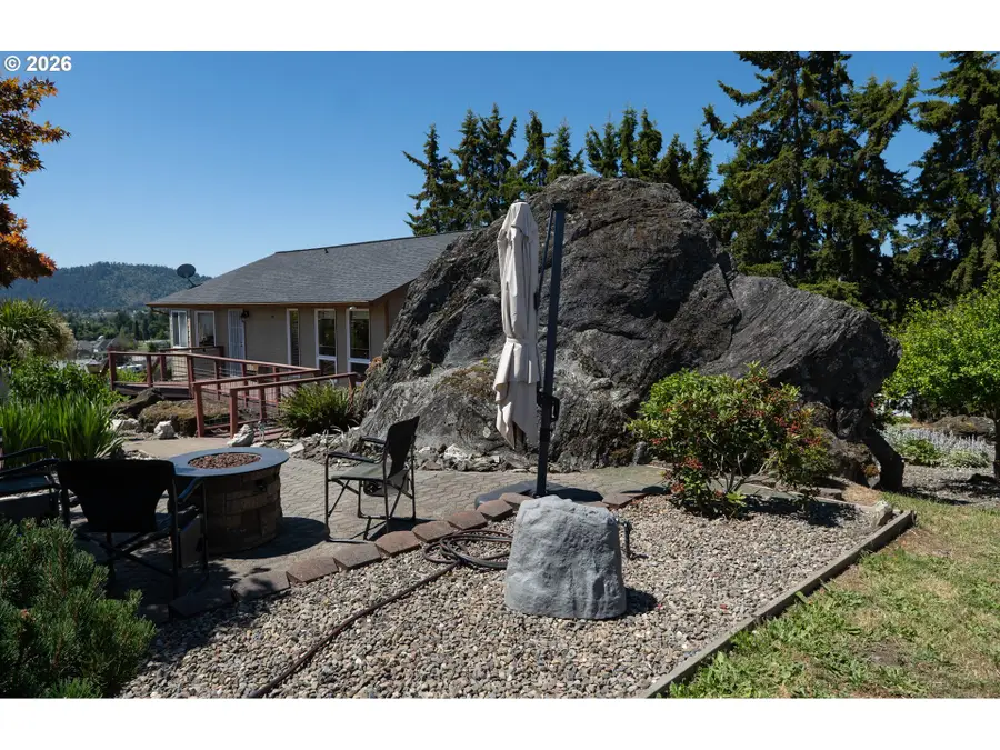 445 Rolling Hills Rd, Roseburg, OR 97471 - #2