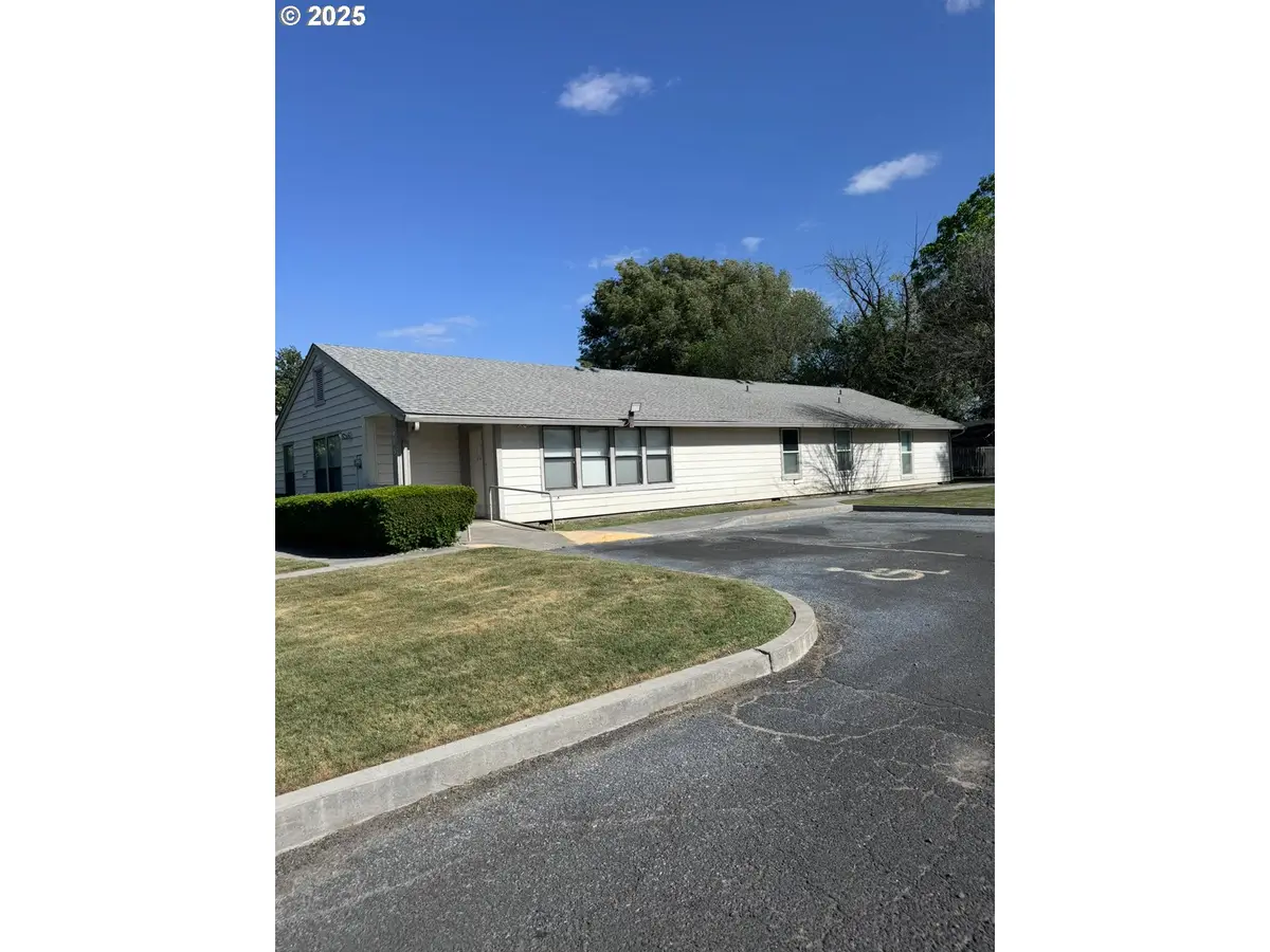 675 W Madrona Ave, Hermiston, OR 97838 - Image #1