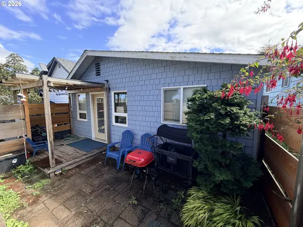 206 S Falcon St, RockawayBeach, OR 97136