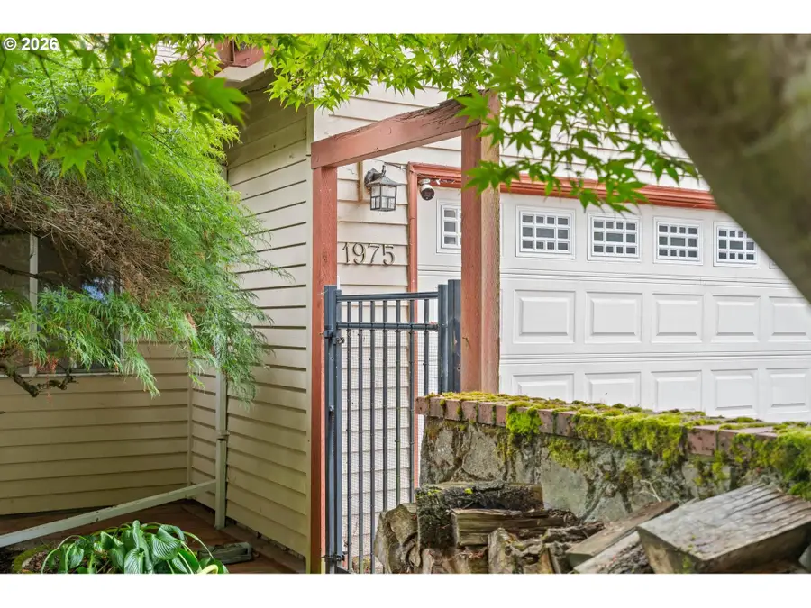 1975 NE 2nd Pl, Hillsboro, OR 97124 - #2