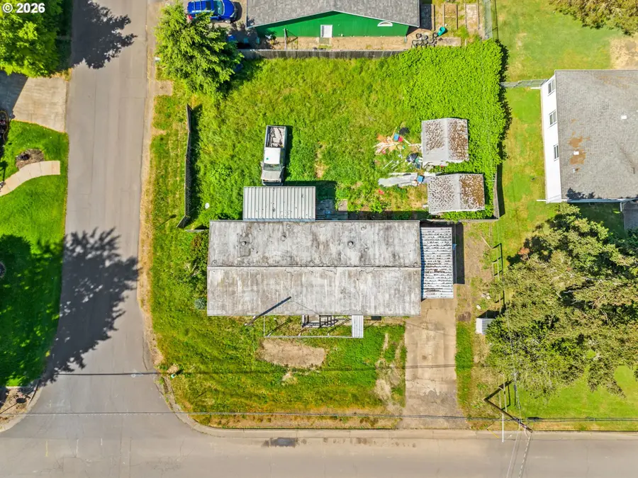 1596 W 10th Ave, Junction City, OR 97448 - #3