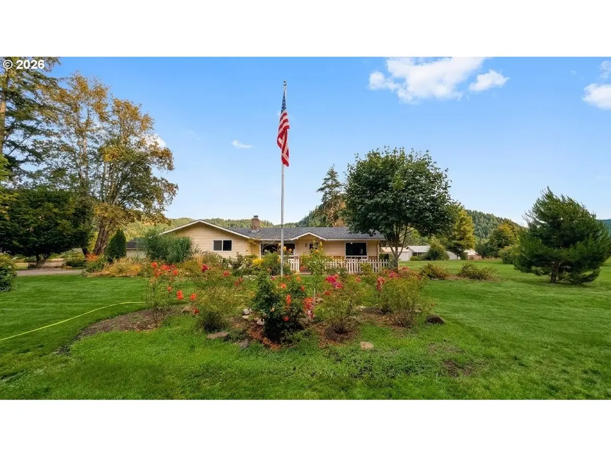 36991 Row River Rd, Cottage Grove, OR 97424 - #1
