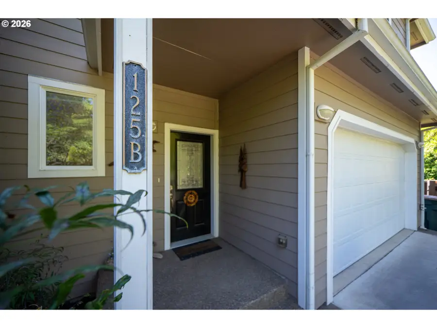 125 NE Lincoln St #B, Newport, OR 97365 - #2