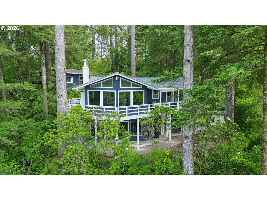 5323 Leavitt Lp., Florence, OR 97439 - #2