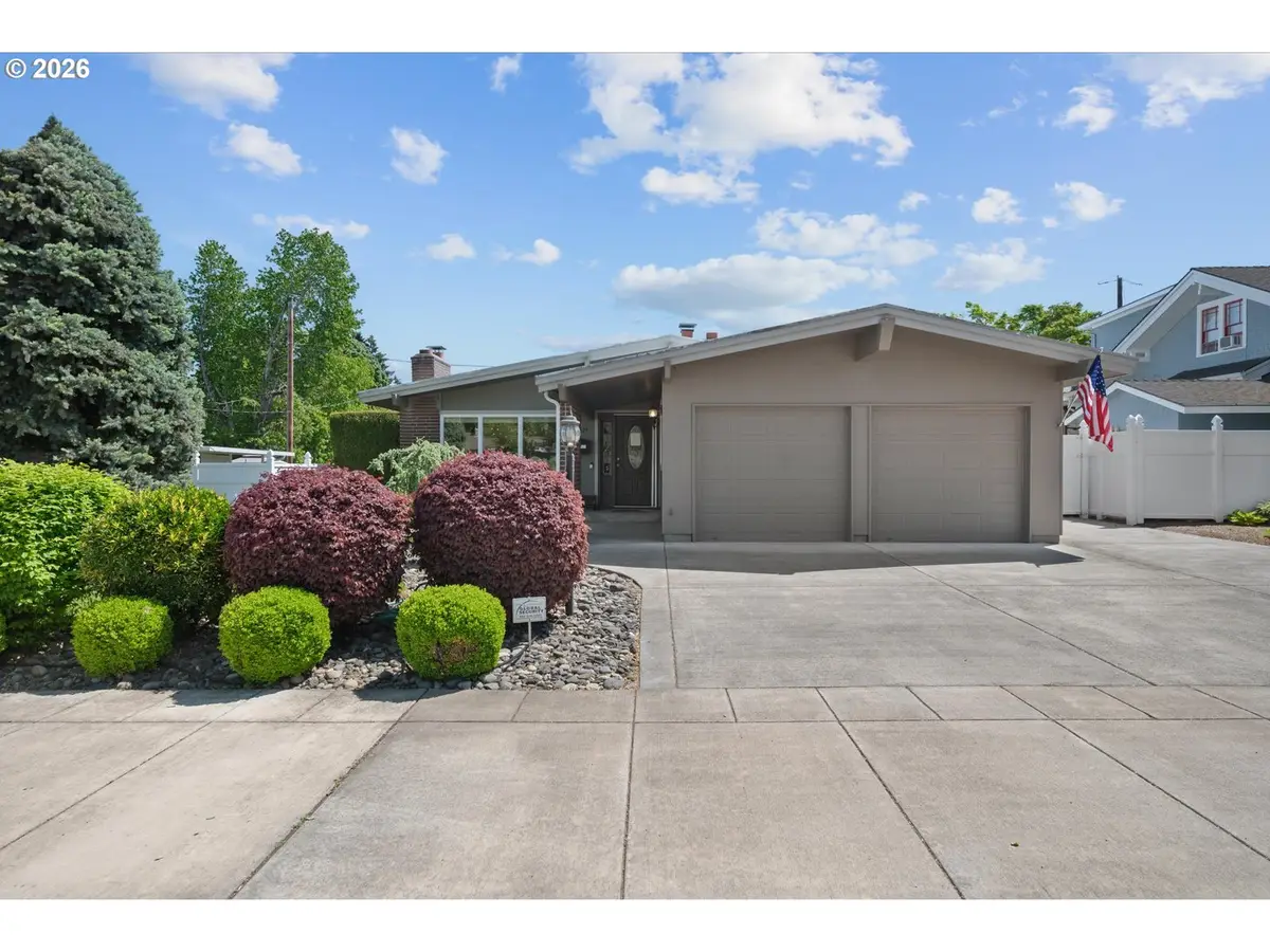 1525 Willamette Falls Dr, West Linn, OR 97068 - #1