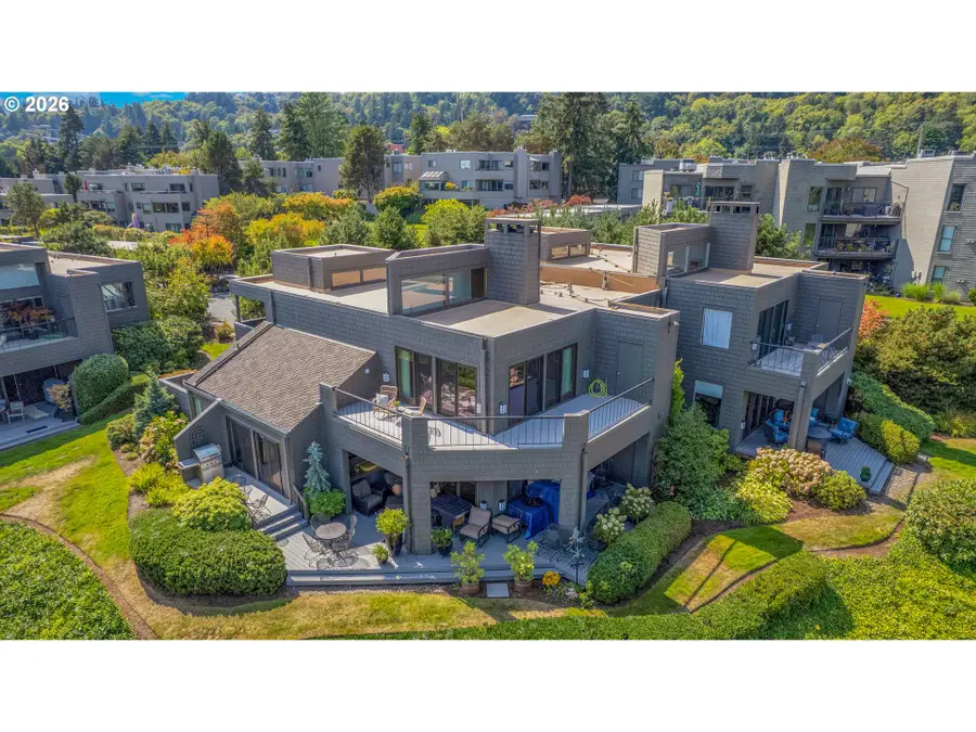 5672 S Riverpoint Ln, Portland, OR 97239 - #3