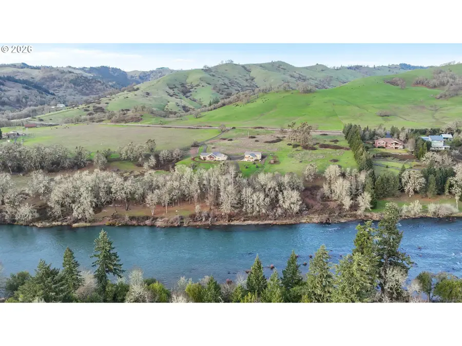 230 Anderson Ln, Roseburg, OR 97470 - Image #2