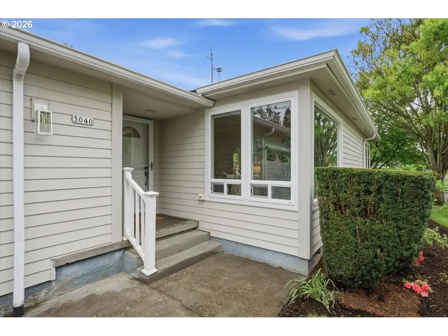 3040 N Hunt St, Portland, OR 97217 - #2
