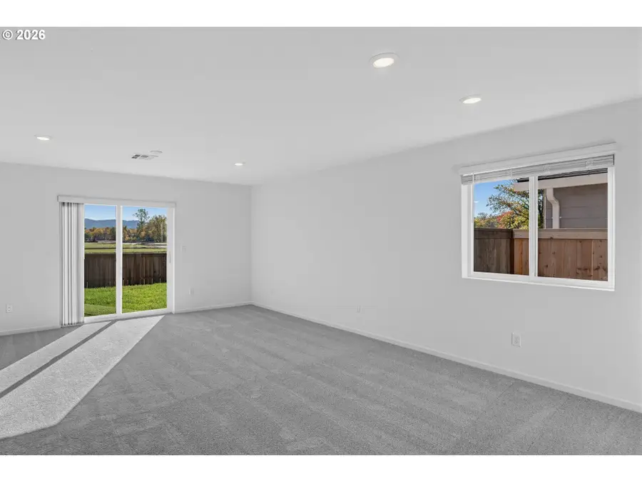 698 Minnesota St, Lebanon, OR 97355 - #3