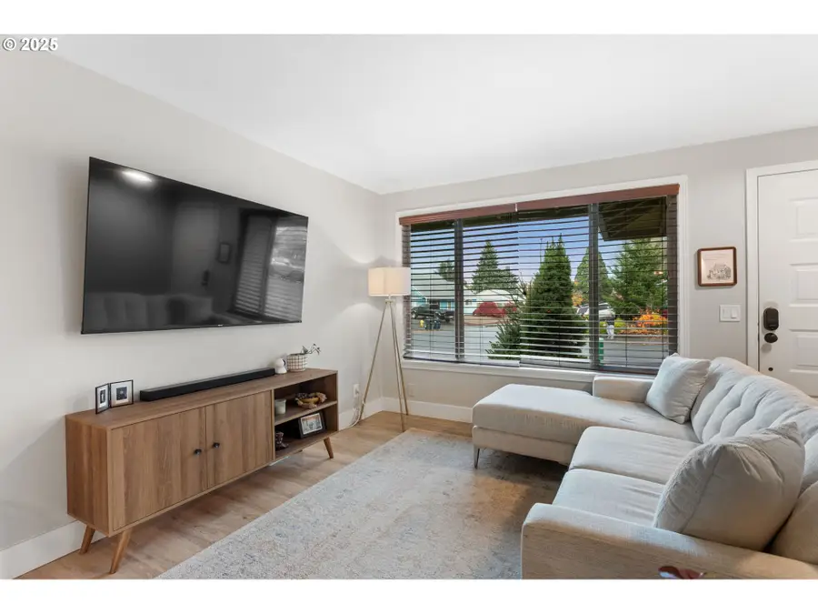 2125 SW Leewood Dr, Beaverton, OR 97003 - Image #2