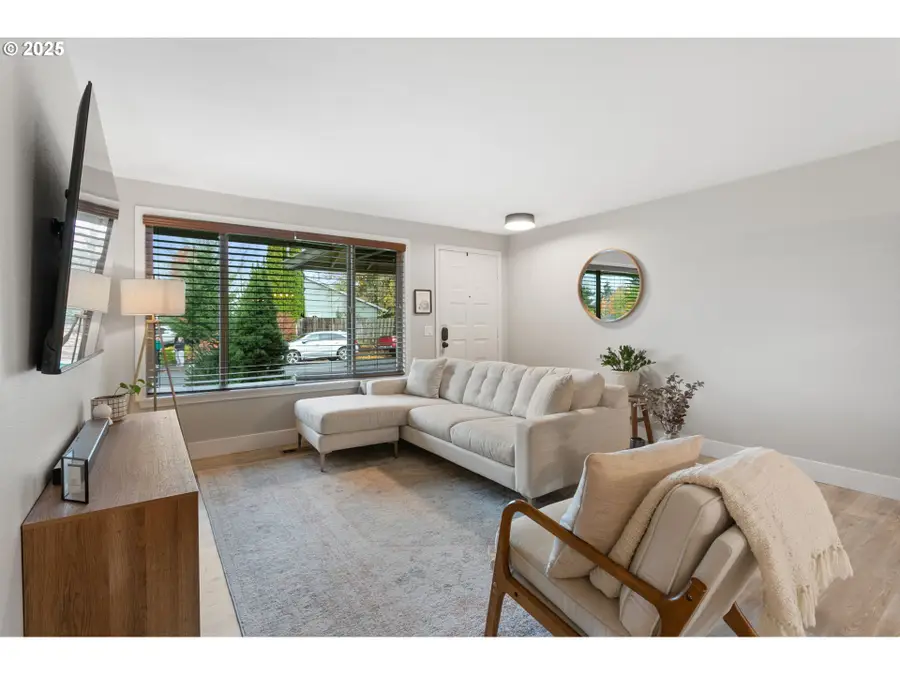 2125 SW Leewood Dr, Beaverton, OR 97003 - Image #3