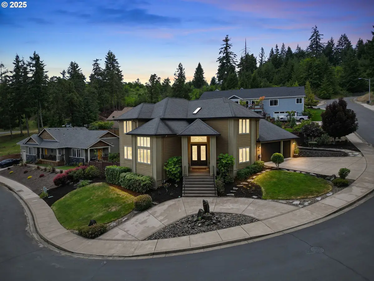 1155 Holly Ave, Cottage Grove, OR 97424 - #1