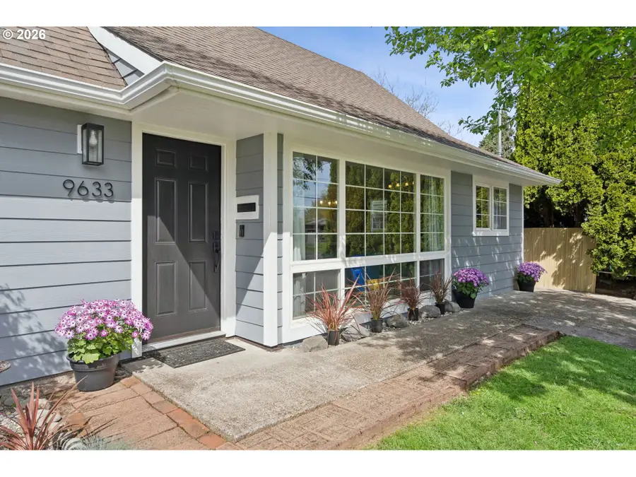 9633 N Portsmouth Ave, Portland, OR 97203 - #2