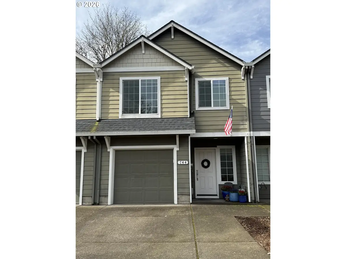 744 NW 3rd Ave, Canby, OR 97013 - #1