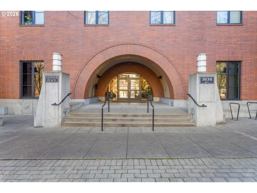 1030 NW Johnson St #611, Portland, OR 97209 - #2