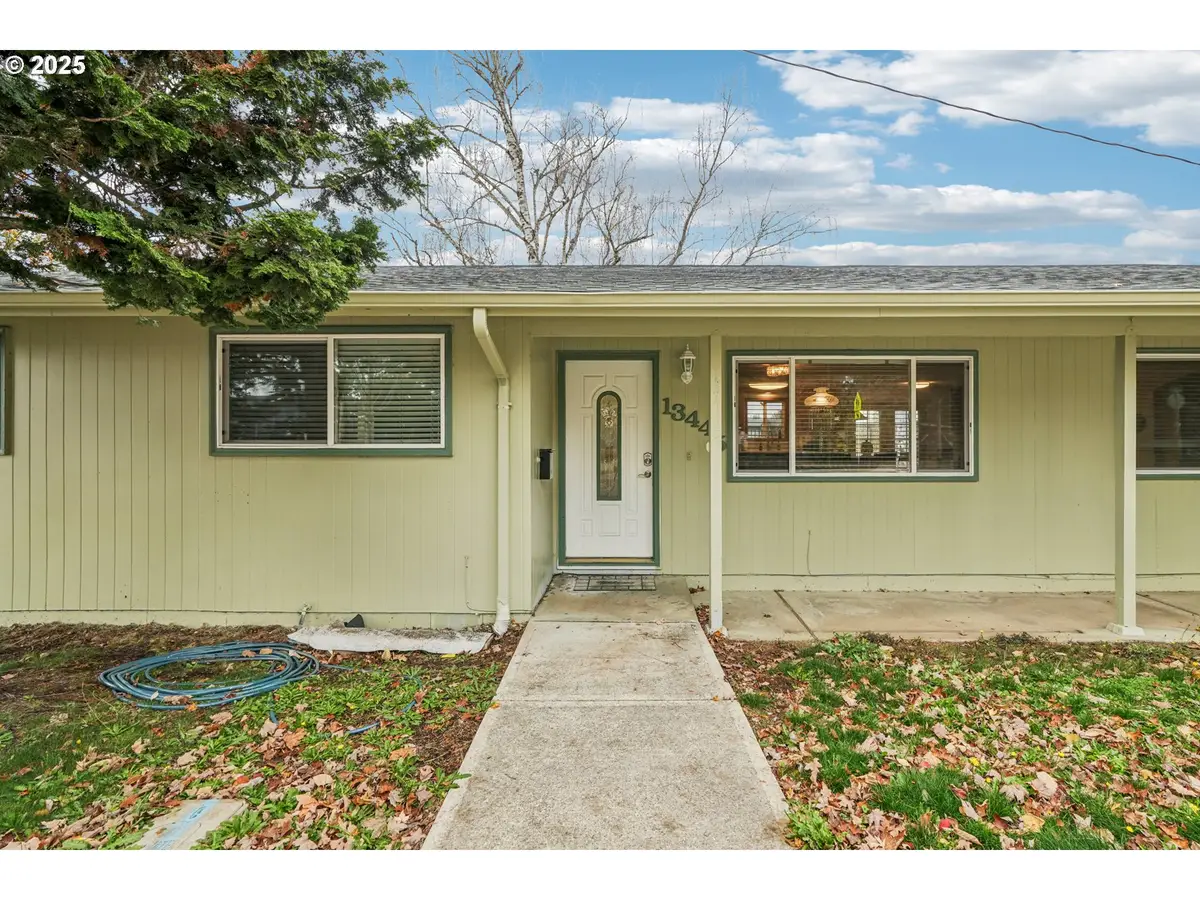 13445 Gaffney Ln, Oregon City, OR 97045 - Image #1