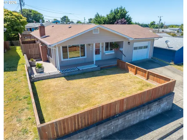 1960 Lincoln St, NorthBend, OR 97459