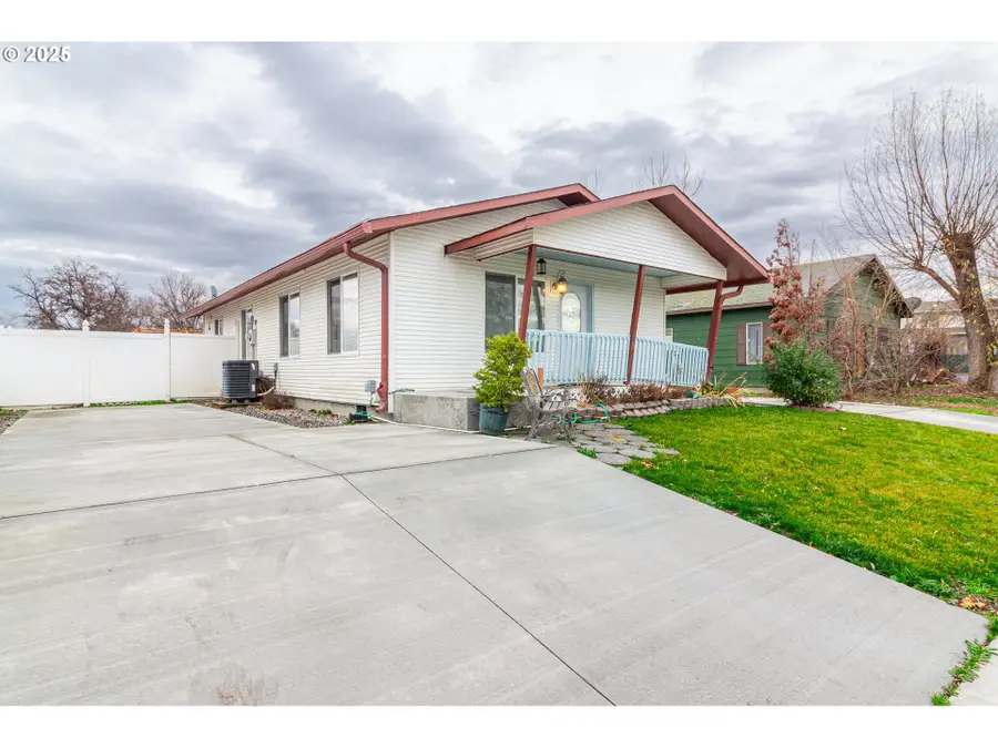 515 SE 6th St, Hermiston, OR 97838 - Image #2