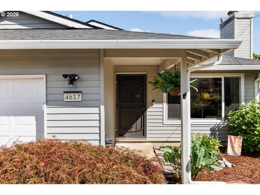 4617 SW Pomona St, Portland, OR 97219 - #2