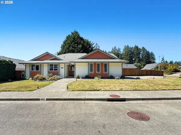 872 Jodee Ln, Brookings, OR 97415