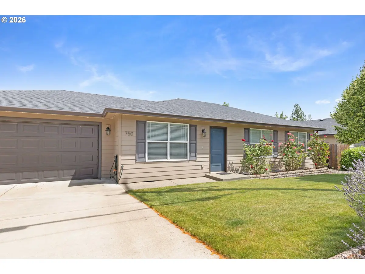 750 SE Tokay St, Winston, OR 97496 - #1