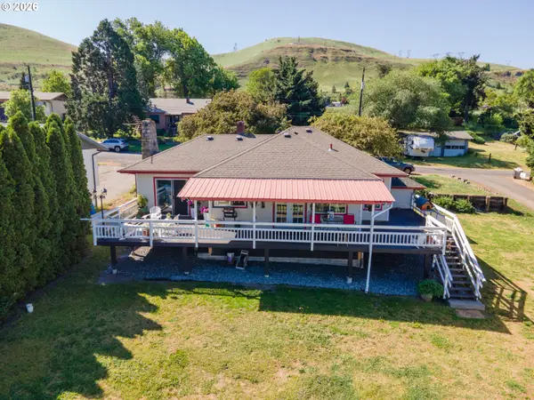 2215 E 16th St, TheDalles, OR 97058
